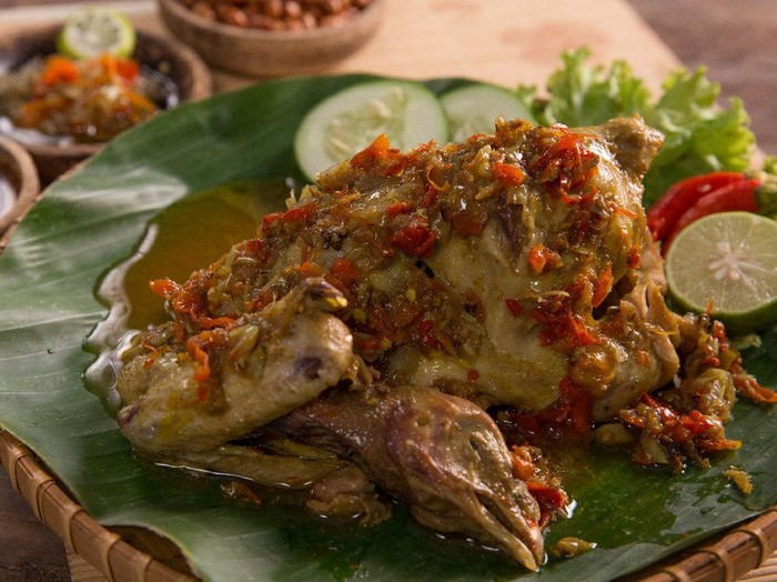 Cara Membuat Ayam Betutu Bali yang Gurih dan Pedas