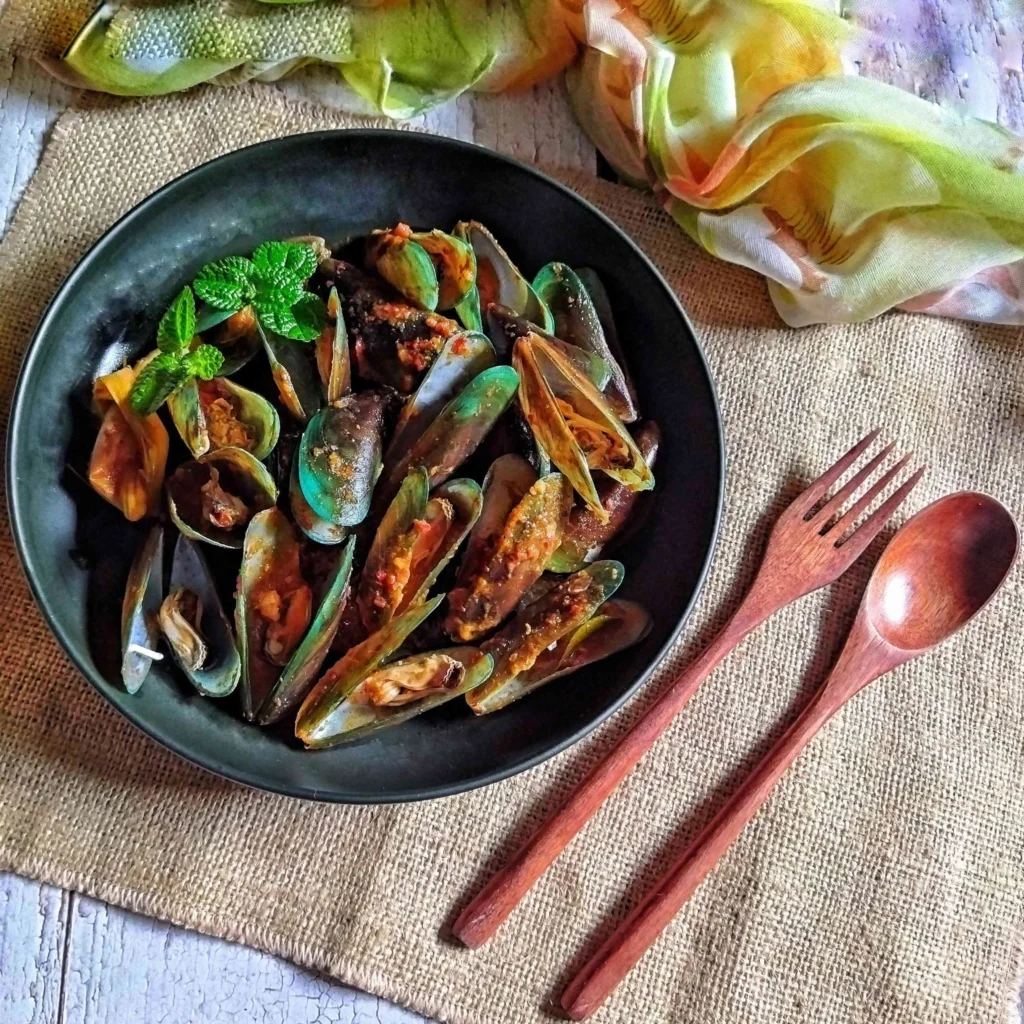 Cara Membuat Kerang Hijau Saus Padang