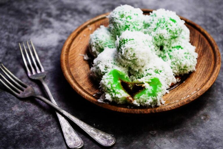 Resep Klepon Isi Gula Merah yang Kenyal